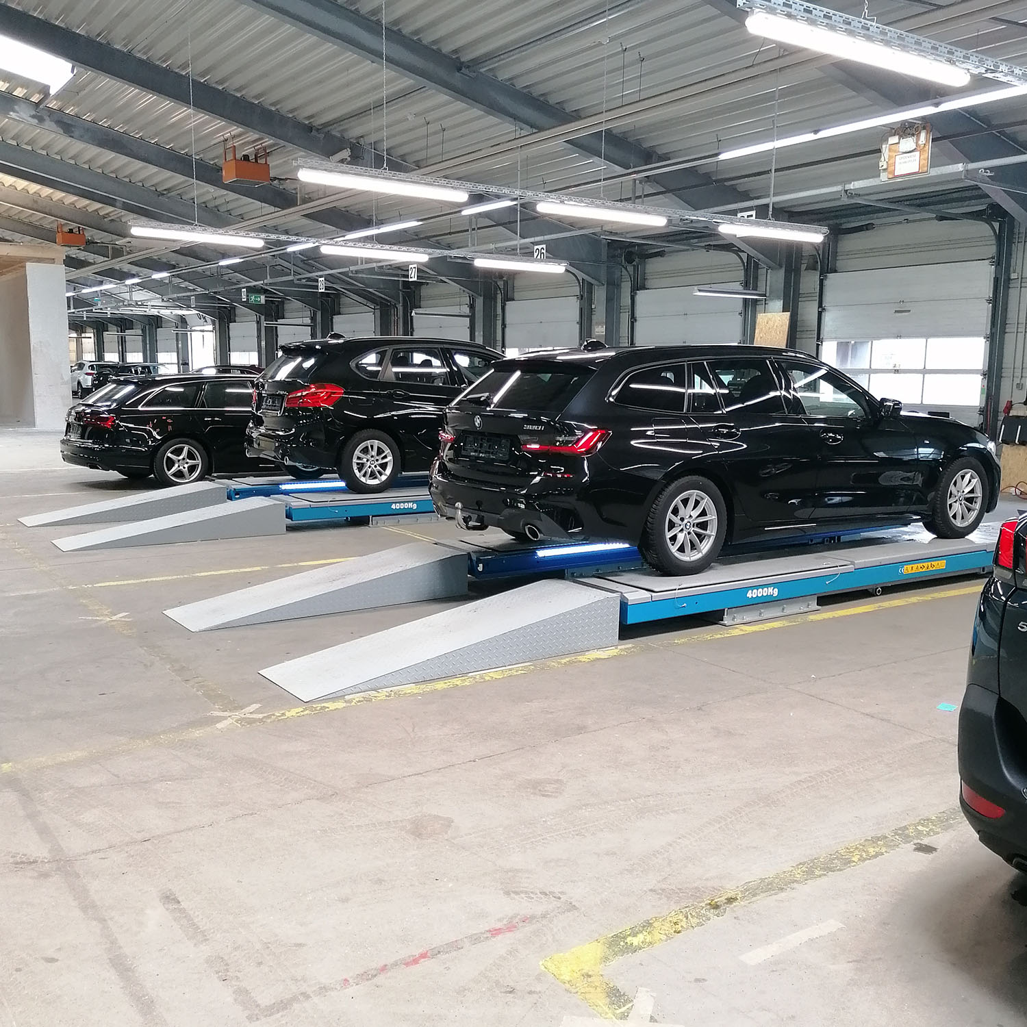 Niederaula FC2 hall expert lifting platforms 2 L-min